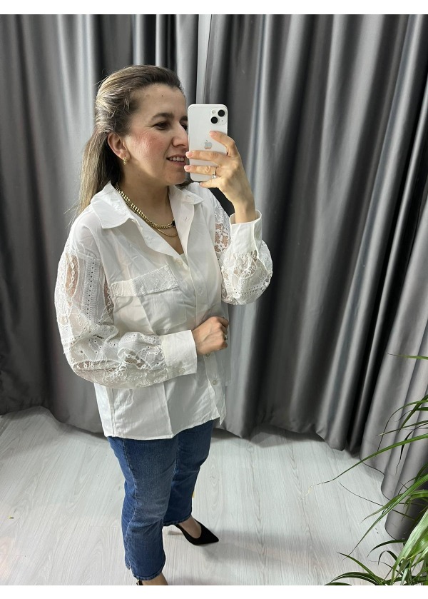 Dantel detaylı gömlek 