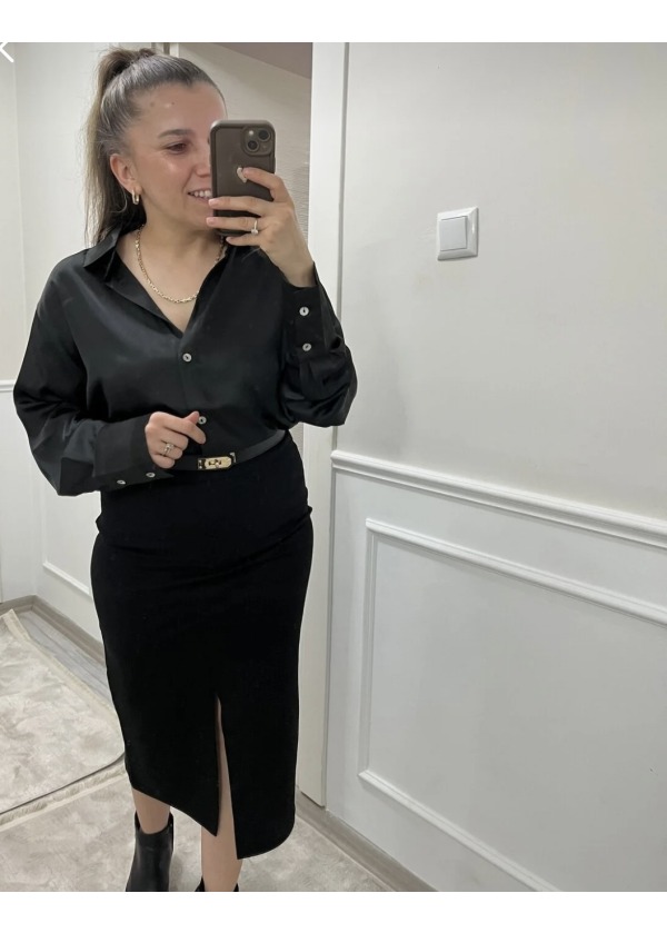 Önden yırtmaçlı etek